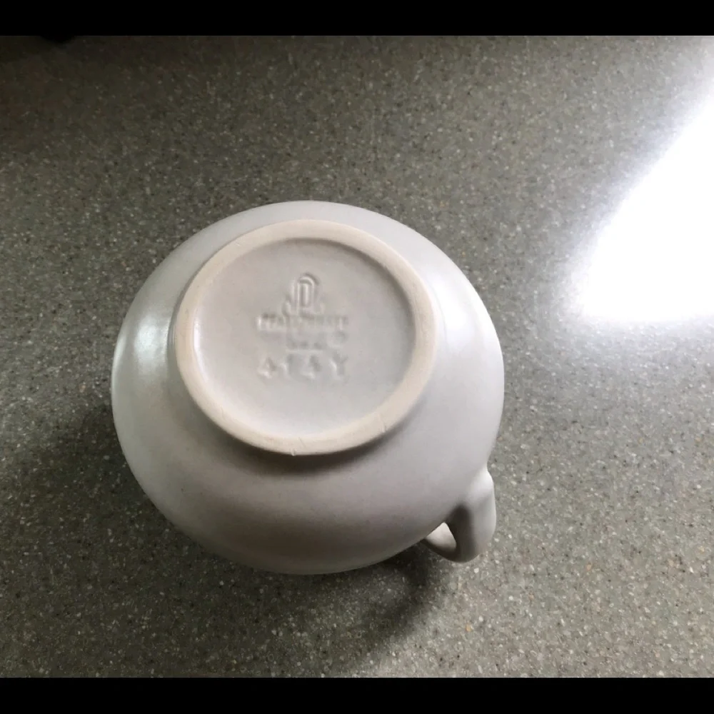 PFALTZGRAFF Yorktowne Pattern Gravy Boat.  Excellent Condition. - Picture 3 of 3